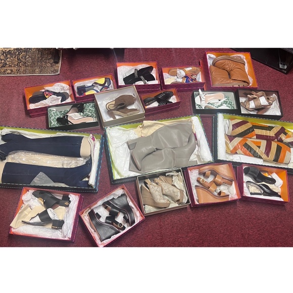$1200 Bundle  17 pair of Beautiful shoes ! SIZE 6 ish... - Picture 1 of 1